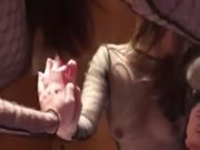 Pelacur cina yang sangat horny sedang berhubungan seks yang mengasyikkan